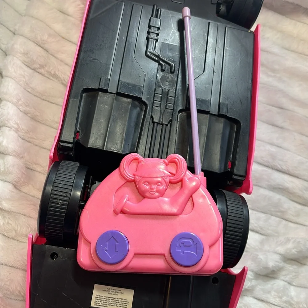 Vintage Barbie 1994 Meritus Remote Control Pink Convertible Car